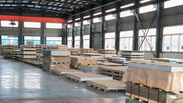 钢贸企业成品仓铝板